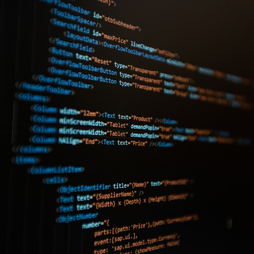 Verschiedene Codes mit schwarzen Hintergrund.