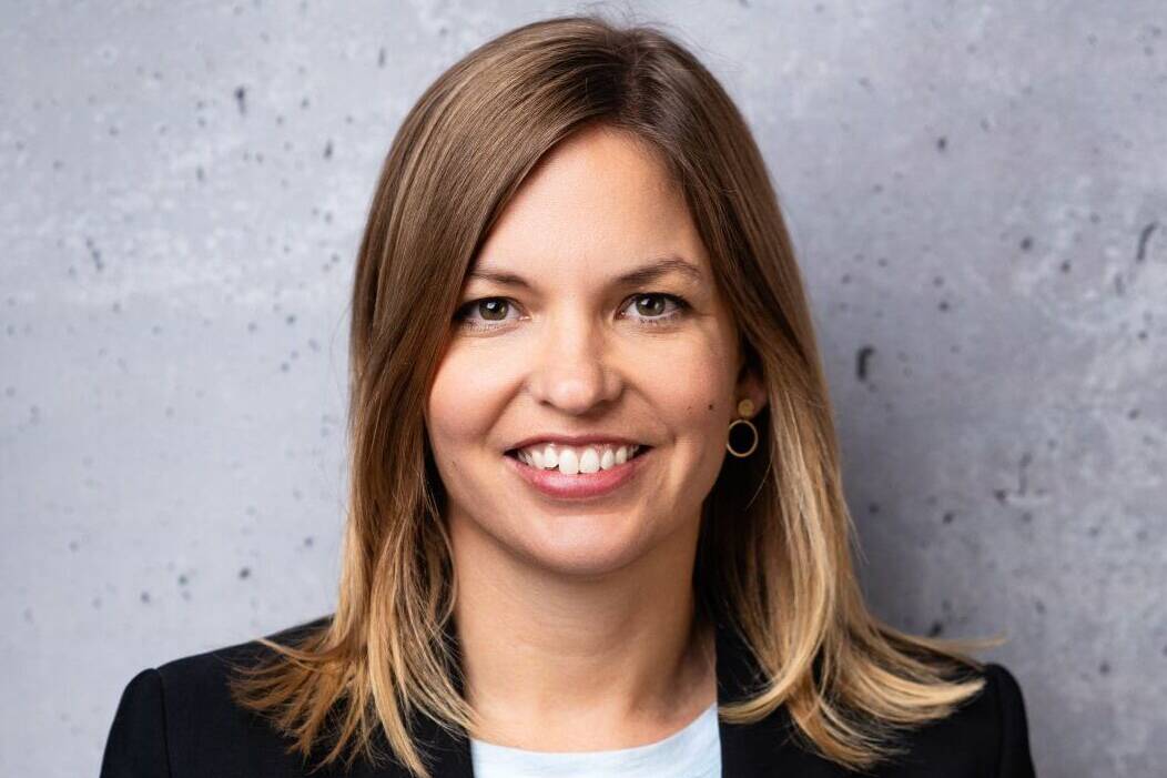 OTTO-Vorständin Andrea Becker lächelt in die Kamera