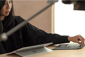 Kompaktes Tippen und Schreiben in einem