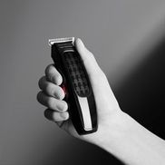 Rowenta Haarschneider Rowenta x Karl Lagerfeld TN182L Cut & Style  Haarschneider, 3 Kämme (1-3-5 mm), Titaniumklingen, 90 Minuten Laufzeit,  wasserdicht