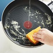 INNEN UND AUßEN ANTIHAFTBESCHICHTET