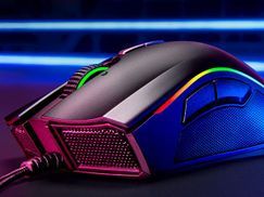 9 programmierbare Tasten