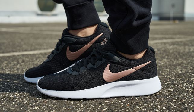 Nike Tanjun Schwarze Nike Turnschuhe Damen Nike Damen Tanjun