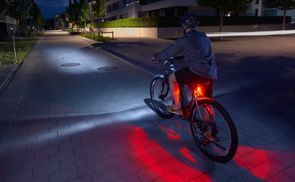 mit FISCHER Bodenleuchte, Bodenleuchte FISCHER Beleuchtungsset Fahrrad mit Fahrradbeleuchtung 360Â° zusätzlicher LED