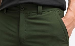 Elastischer Bund mit Gürtelschlaufen