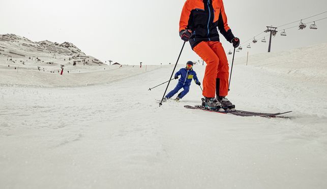Maier Sports Skihose Anton slim Wattierte, sportliche Skihose für  vielseitigen Einsatz, Die Skihose Anton Slim von Maier Sports ist die  schmale Version des