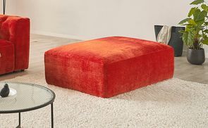 Vielseitiger Komfort: Der passende Hocker zum Sofa