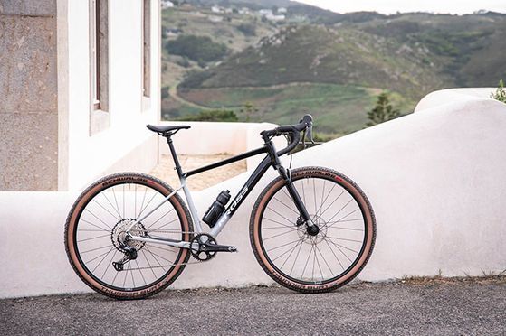 KROSS Gravel Bike Esker LTD 28" black 12 gears