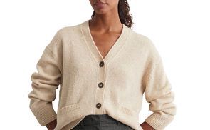 Kuschelige Strickjacke mit V-Ausschnitt