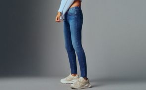 ANK Jeans mit Slim-fit-Jeans Ledermarkenlabel SL HGH BH5131 IZZIE Tommy