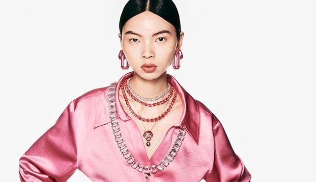 Glanzvolle Momente erleben – Swarovski bringt dein Strahlen zum Vorschein