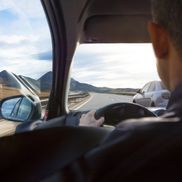 Hohe Präzision und starkes Handling auf trockener Fahrbahn.