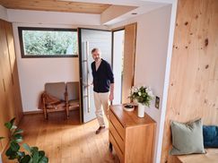 REAGIEREN UND KOMMUNIZIEREN SIE DIREKT AUS DER FERNE.