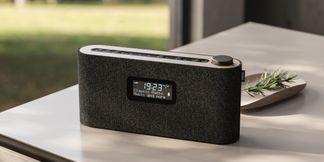 Einzigartiges Radio-Design mit Intarsien aus Natureiche