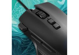 Acht Maustasten inklusive Schnellfeuer