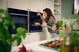 Die einzige voll versenkbare Backofentür.