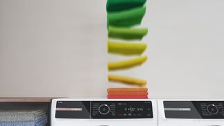 BOSCH Waschmaschine Serie 8 WGB244040, 9 kg, 1400 U/min, Iron Assist  reduziert dank Dampf 50 % der Falten, Home Connect: Kontrolliere und  bediene deine Waschmaschine von unterwegs