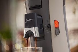 Philips Senseo Kaffeepadmaschine Select CSA240/30, aus 21% recyceltem  Plastik, +3 Kaffeespezialitäten, Memo-Funktion, inkl. Gratis-Zugaben im Wert  von € 14,- UVP