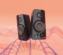 der Lautstärke- Bassregler · Trust Vorderseite und 2 PC-Lautsprecher, PC-Lautsprecher an