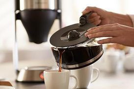 – Sie Café des Kaffee Filterkaffeemaschine ein! Brühvorgangs Philips Schenken Tropf-Stopp Funktion während noch HD5416/60, Gourmet