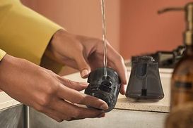 Zwei austauschbare Wasserbehälter