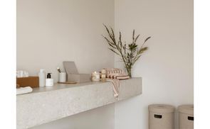 KLARE, MODERNE, LINIEN