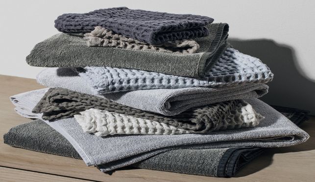 blomus Serie CARO mit verschiedenen Hand und Badetüchern