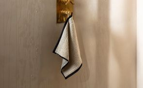 Grafische Dessins kunstvoll gewebt