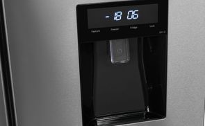 Wasserspender mit Wassertank