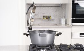 Praktische Deckel-Ablage