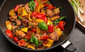 Mit Induktionsboden und Backofen geeignet