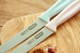 Tafelmesser mit Wellenschliffklinge