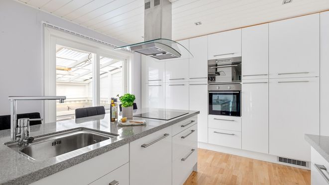 Built-in sink