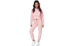 Feminin & bequem – dein Lieblingslook in Rosa.
