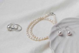 Armbänder & Ringe