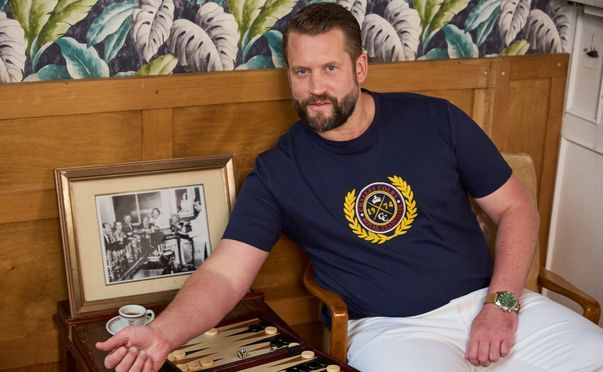 EARL SADWYN - Königliches T-Shirt für Männer in Übergröße!