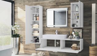 Offene Ansicht der Schränke