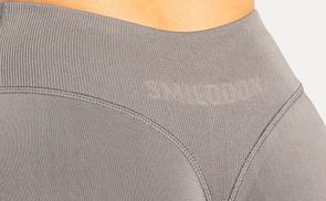Nahtlose Verarbeitung & atmungsaktives Material
