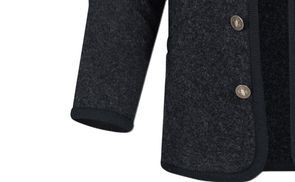 Feine Strickborte und moderner Stehkragen