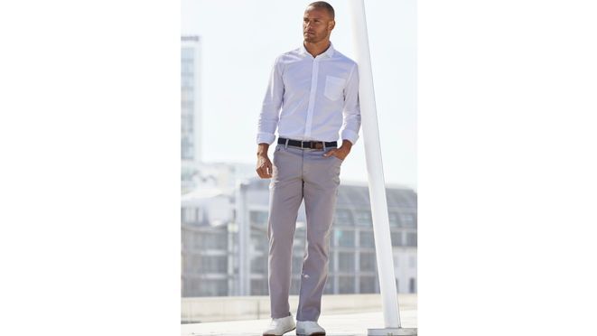 Perfekte Passform und Stil: Die farbige Jeans von John Devin