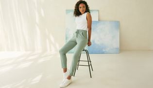 Schmal zulaufende Beinform für einen modernen Look