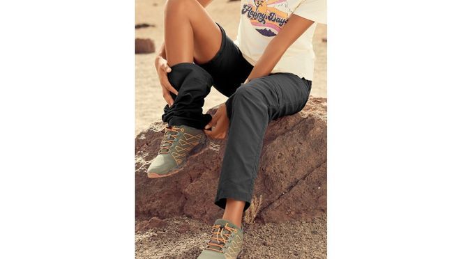Entdecke die Vielseitigkeit der Lascana Active Outdoorhose!