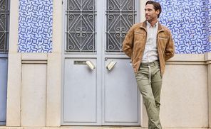 Modischer Stehkragen