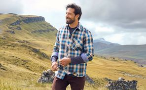 Komfortable Langarmhemden