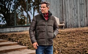 Eleganter Stehkragen