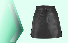 Das Trendiger Mini Lederrock für Damen mit in Schwarz