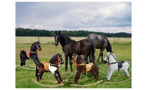 Spielzeug Pferd