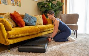 Platzsparend unter Sofa oder Bett verstaubar