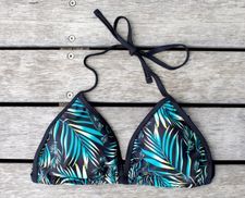 Bikinitop und Bikinihose low mit Schnürbindung