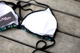 Vorgeformte Cups mit einer herausnehmbare Polsterung